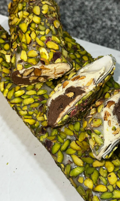 Rahat umplut fistic și migdale, cacao